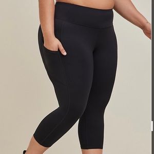Performance Leggings with Side Pockets